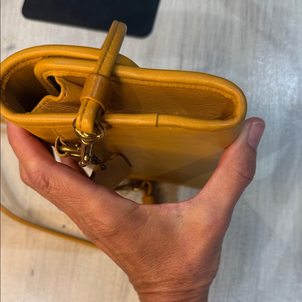 Vintage Coach Yellow Convertible Clutch Swing Wallet - Picture 4 of 11